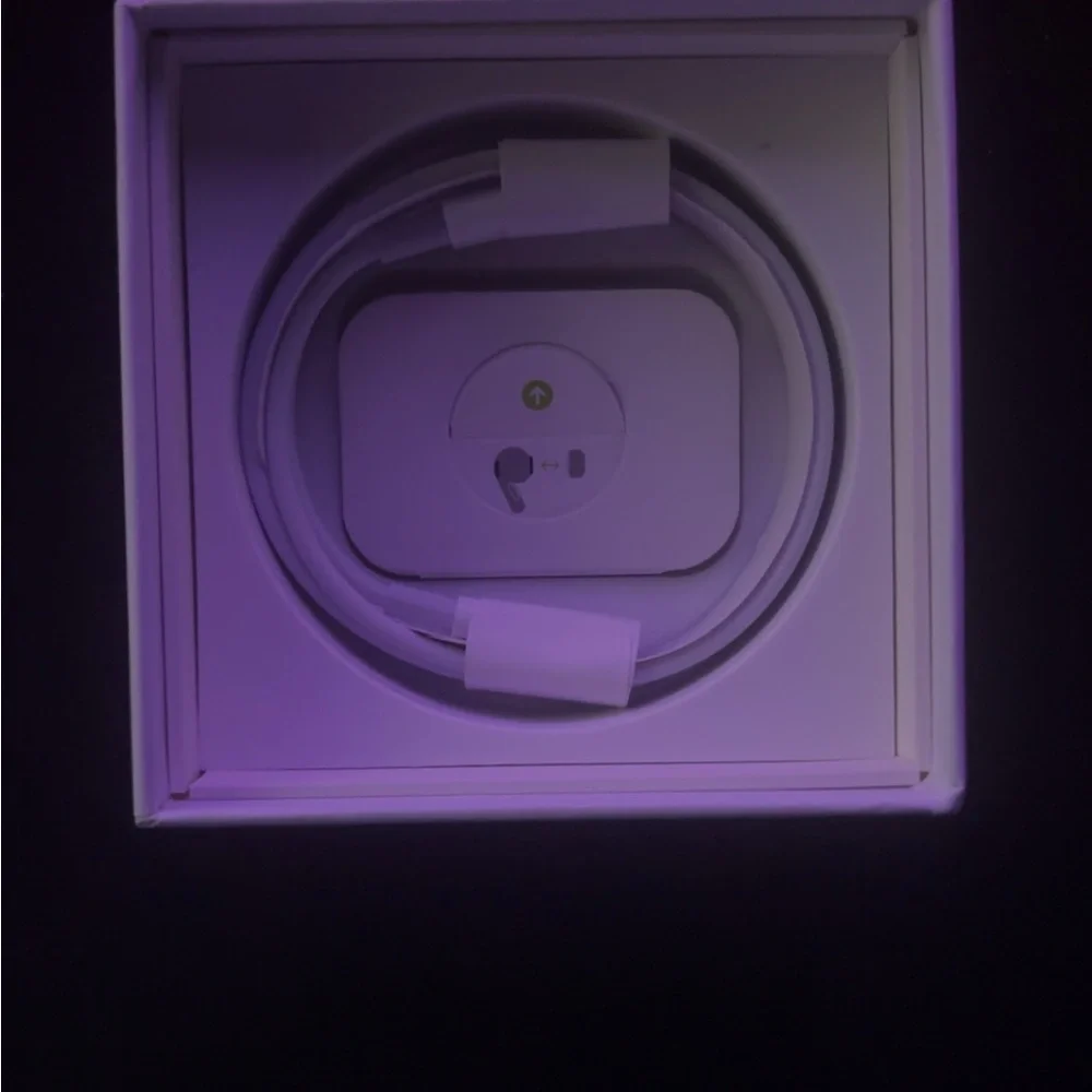 Apple AirPods Pro in White